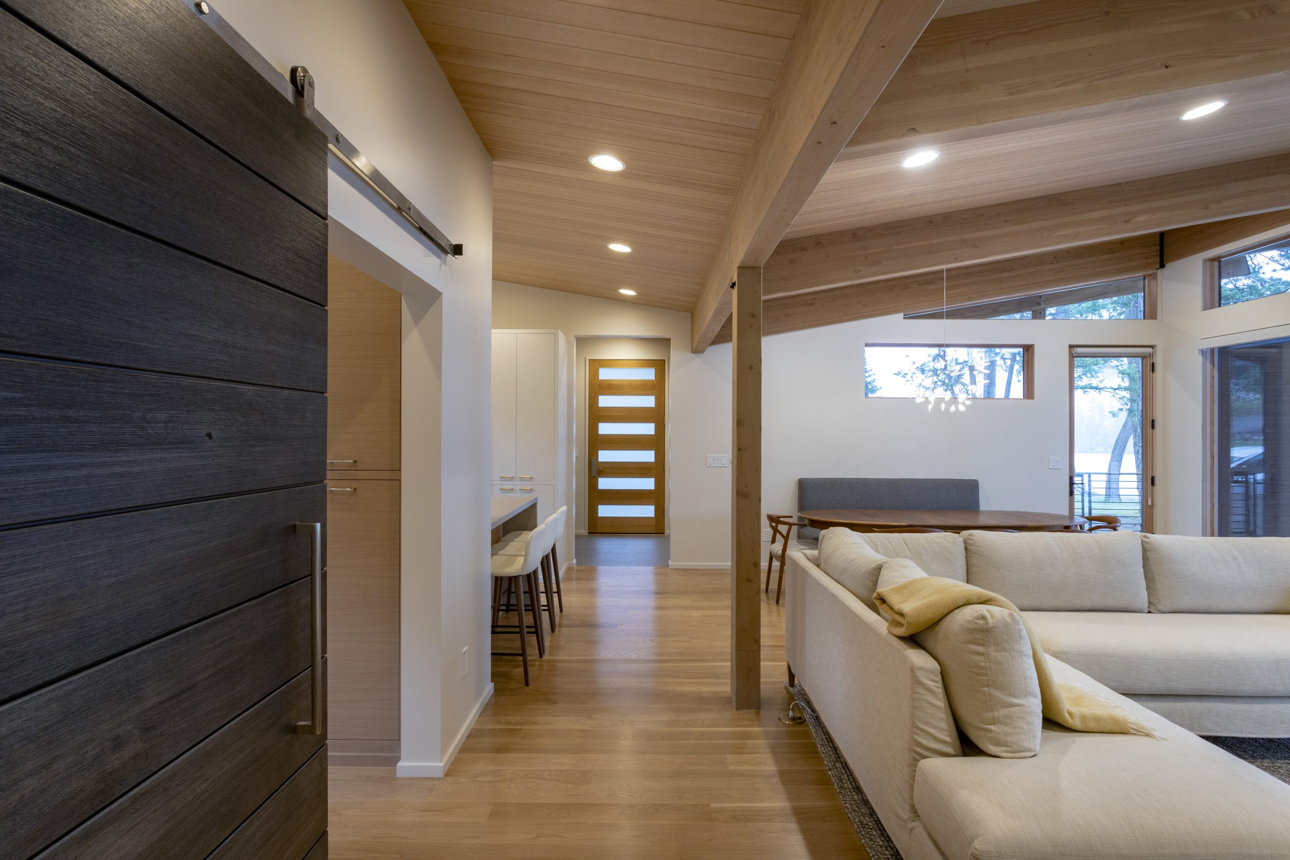 Interior 8